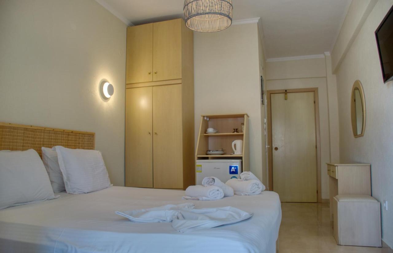 Hotel Viky Szárti Kültér fotó